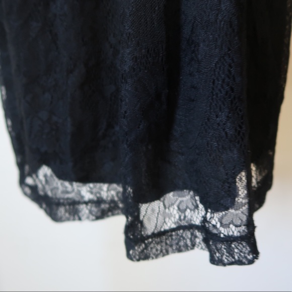 Black spaghetti strap top - Picture 3 of 4